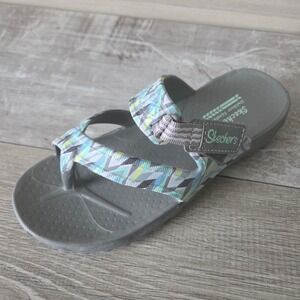 Skechers Reggae Whimsical Gray Multicolor Womens Size 6 Sandal Foamies Strappy